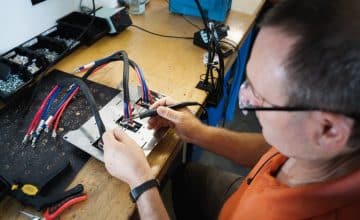 photo 1603114595741 e60bf9486e04