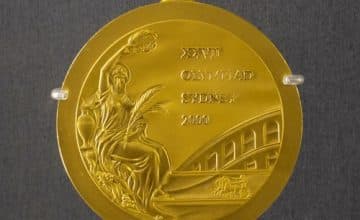 photo 1555848960 c881e30379c0