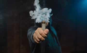 dripper one hand making cloud fume