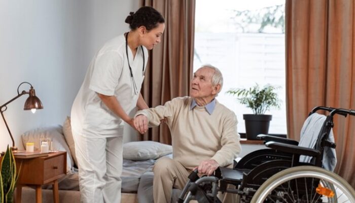 How an Aged Care Certificate Course Builds Confidence for First-Time Carers